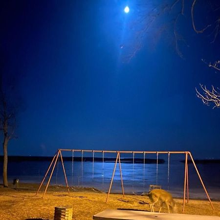 Cozy Home Lake Huron With Loft 2 Bedroom 1 Bathroom Au Gres Eksteriør billede