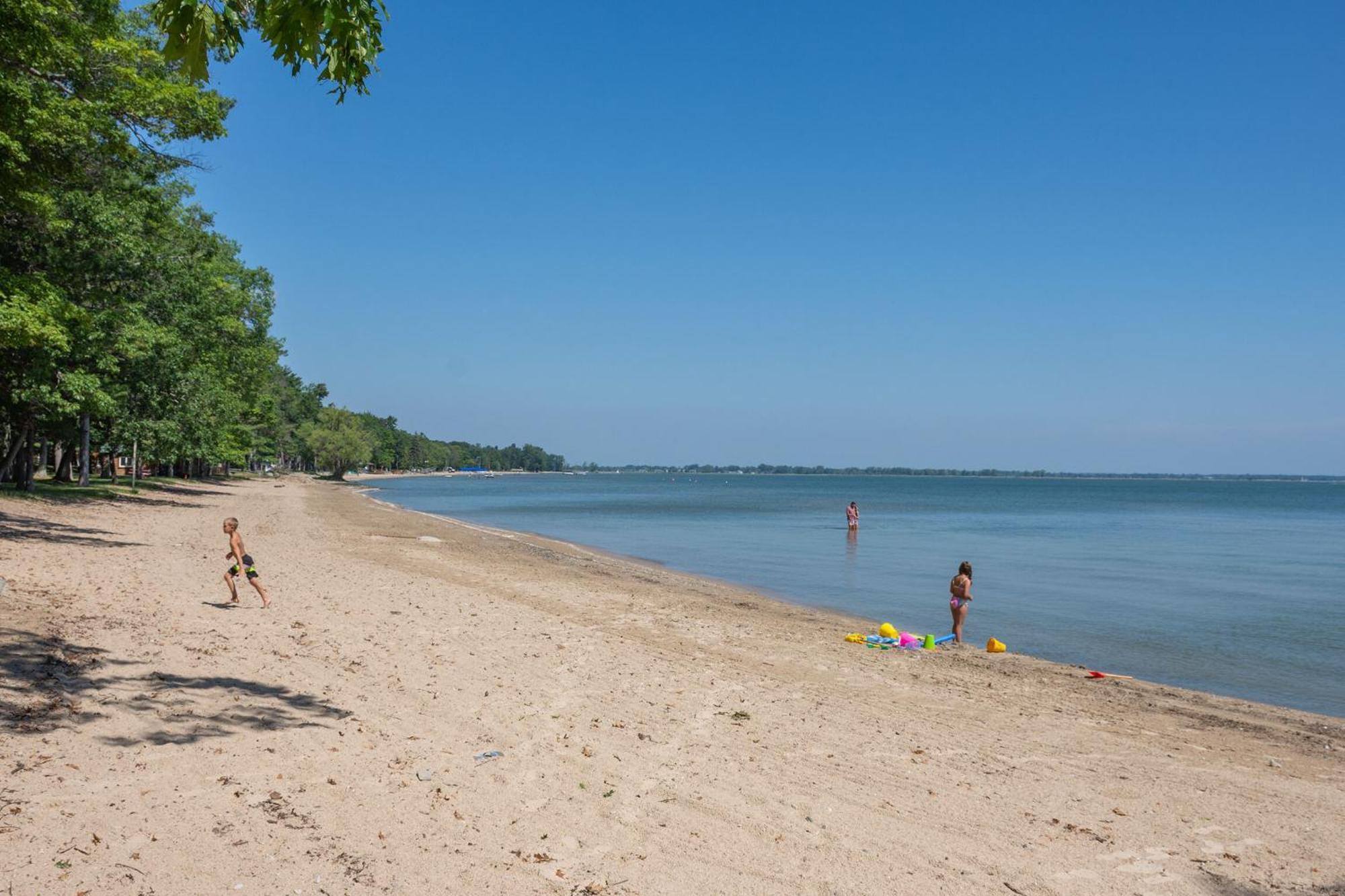 Cozy Home Lake Huron With Loft 2 Bedroom 1 Bathroom Au Gres Eksteriør billede