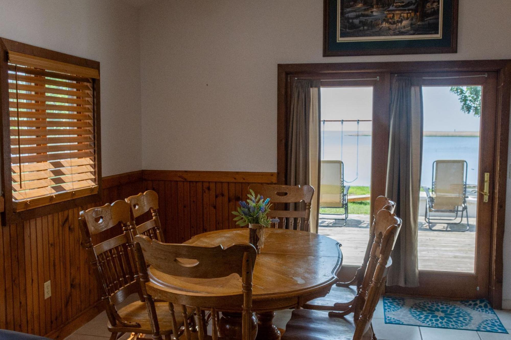 Cozy Home Lake Huron With Loft 2 Bedroom 1 Bathroom Au Gres Værelse billede